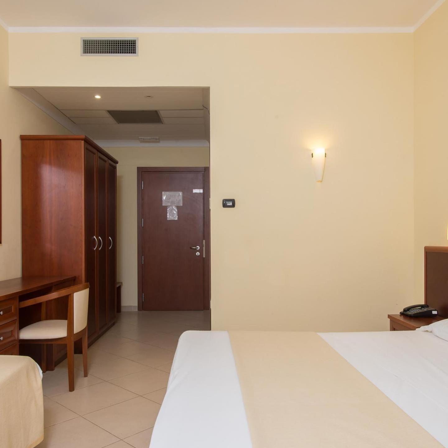 Hotel Orchidea Blu San Menaio Exteriör bild